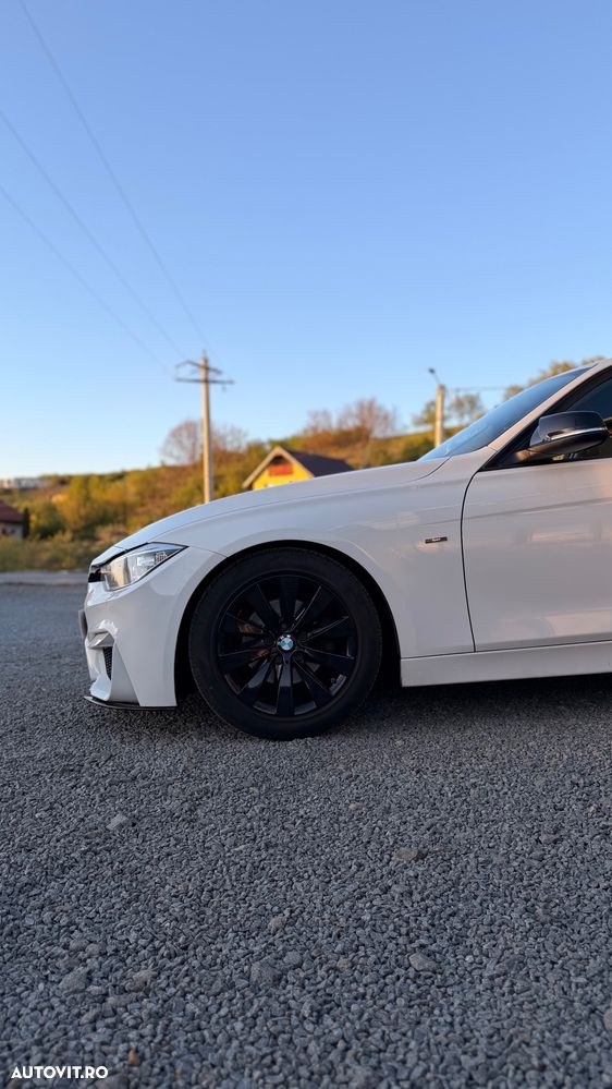 BMW Seria 3 320d Aut. Sport Line - 23