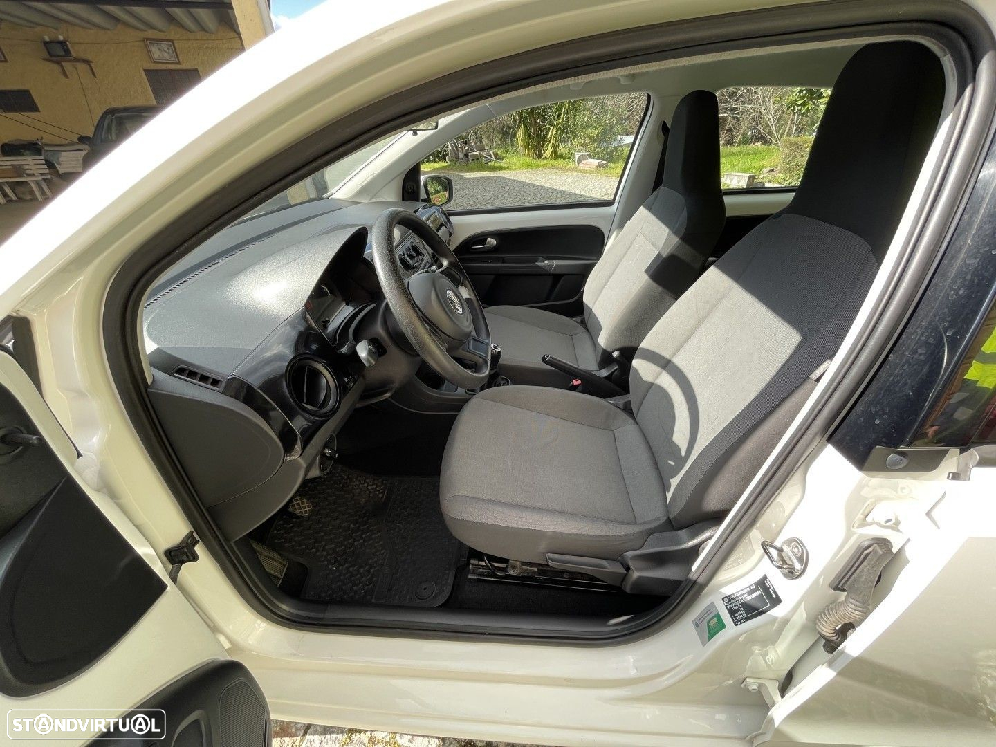 VW Up! - 10