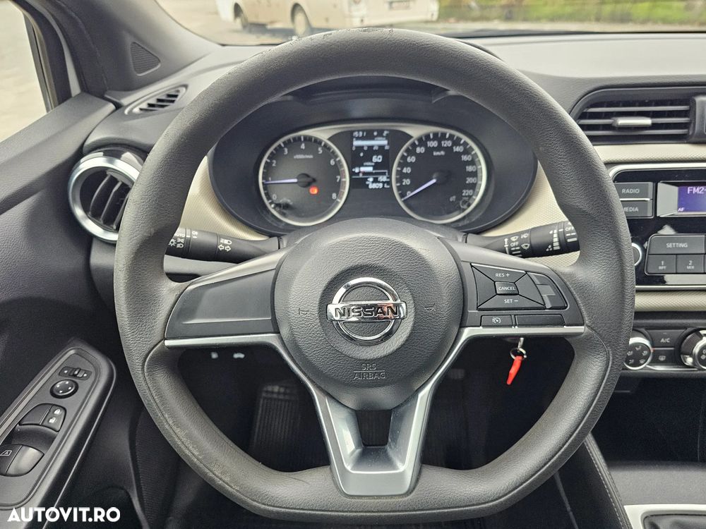 Nissan Micra 1.0L Visia - 7