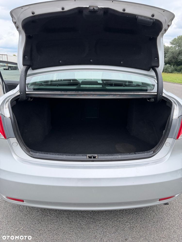 Toyota Avensis 1.8 Sol plus NAVI - 8