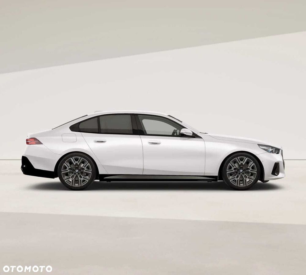 BMW Seria 5 520d xDrive mHEV M Sport - 6