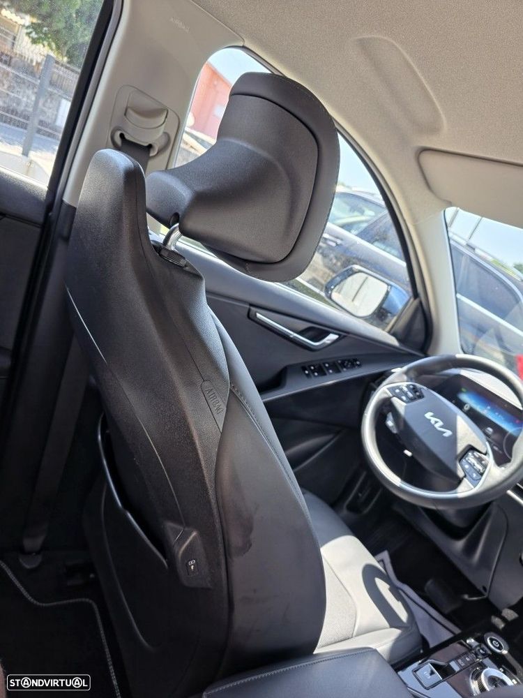 Kia Niro EV 64kWh Drive - 13