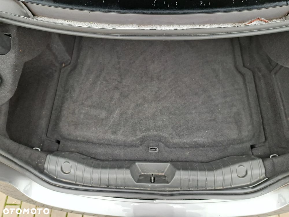 Jaguar XF D200 R-Dynamic HSE - 19