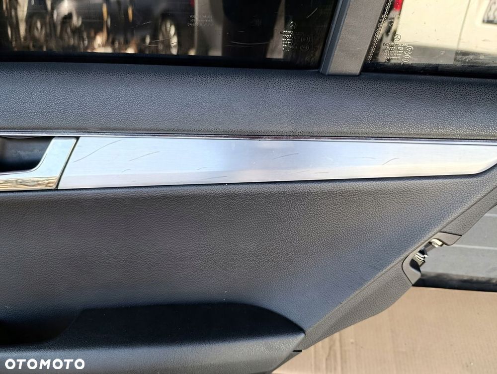 MERCEDES W204 KOMBI DRZWI PRAWE TYŁ TYLNE EUROPA - 5
