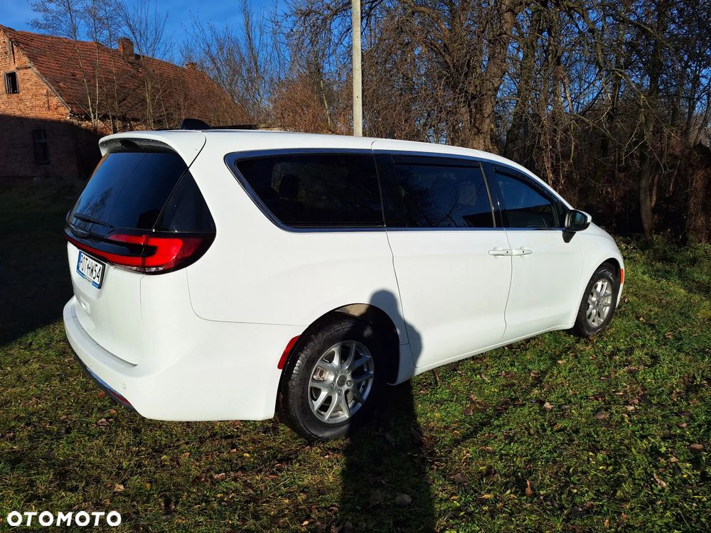 Chrysler Pacifica - 4