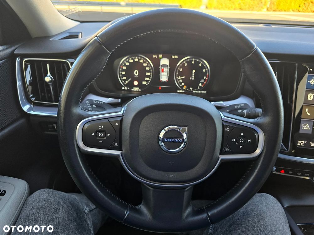 Volvo V60 T4 Momentum Pro - 29