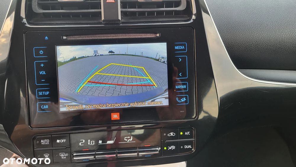 Toyota Prius Hybrid - 23