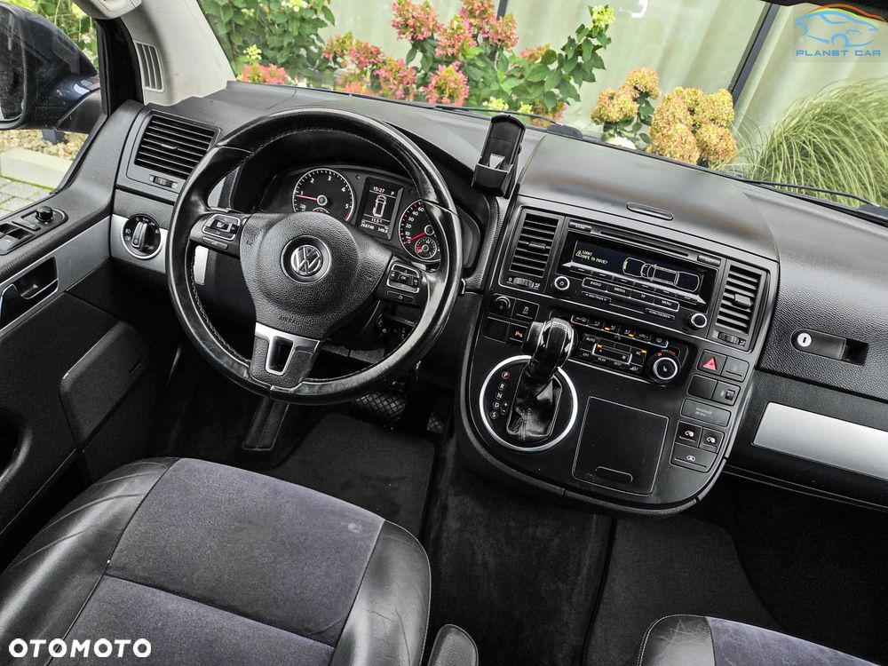Volkswagen Multivan - 24