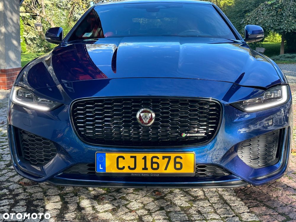 Jaguar XE 2.0 P300 AWD R-Dynamic HSE - 4