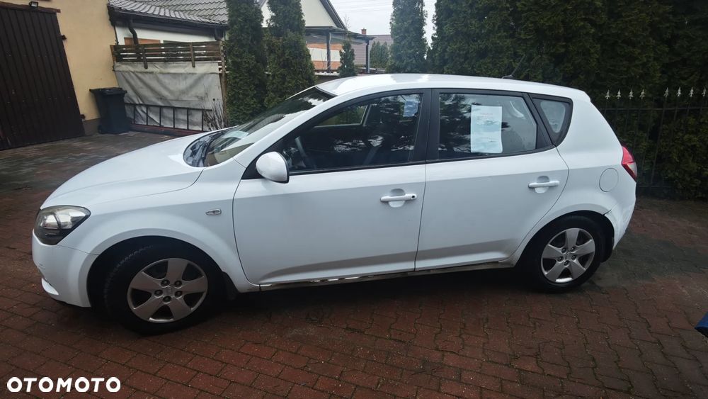 Kia Ceed 1.6 Crdi S Euro2012 - 7