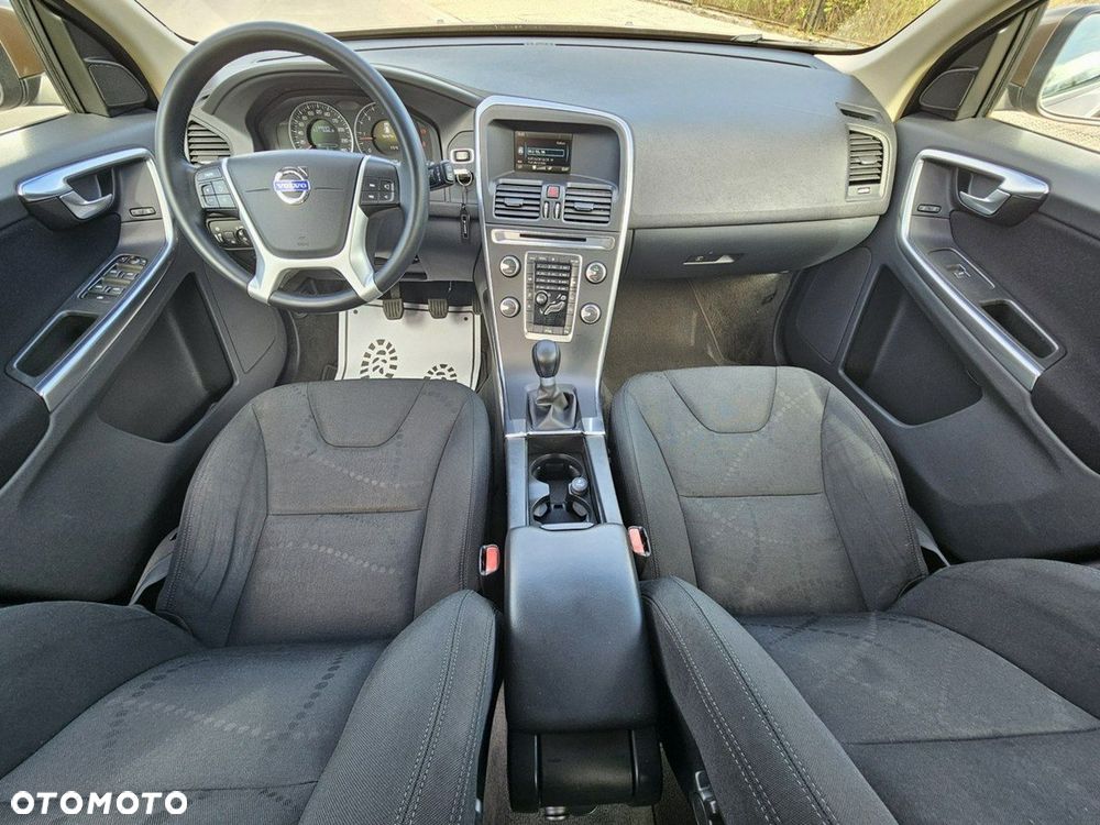Volvo XC 60 D3 Momentum - 8