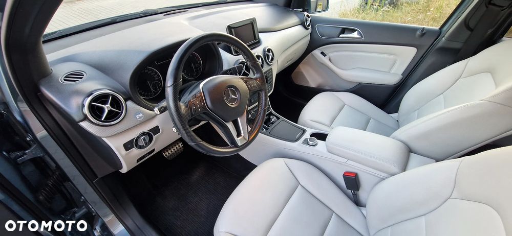 Mercedes-Benz Klasa B 200 7G-DCT - 13