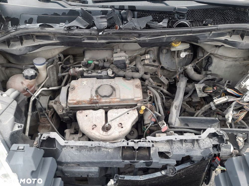 CZĘŚCI Peugeot 1007  1,4 BENZYNA 54KW/73KM SILNIK:KFV LAK:EXL 3 DRZWI - 8