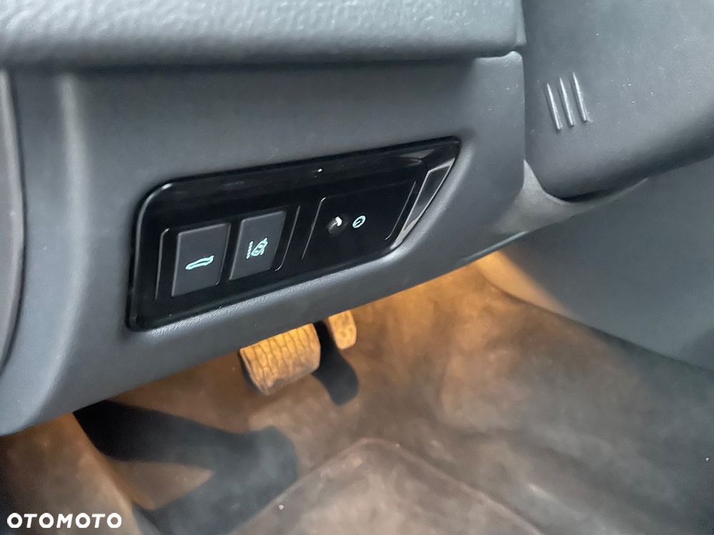 Jaguar XF 20d Prestige - 11