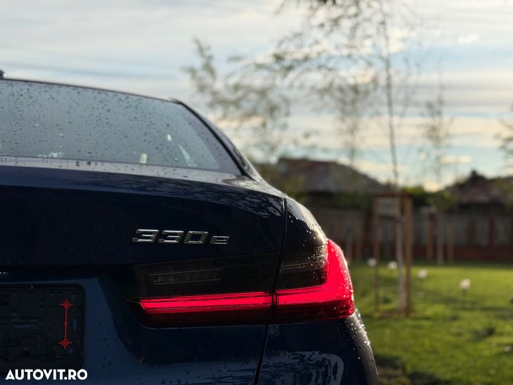 BMW Seria 3 330e Aut. Luxury Line - 26