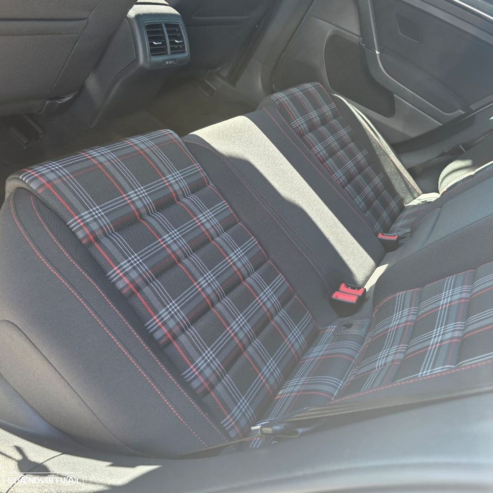 VW Golf 2.0 TSi GTi DSG - 33