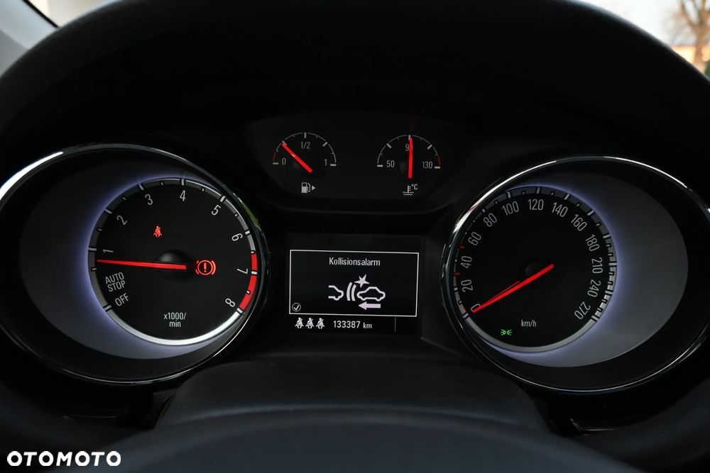 Opel Astra 1.4 Turbo Sport - 38