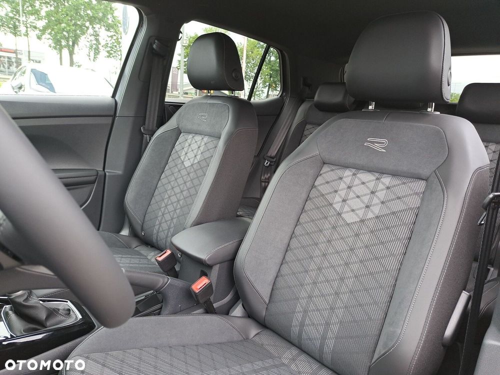 Volkswagen T-Cross - 12