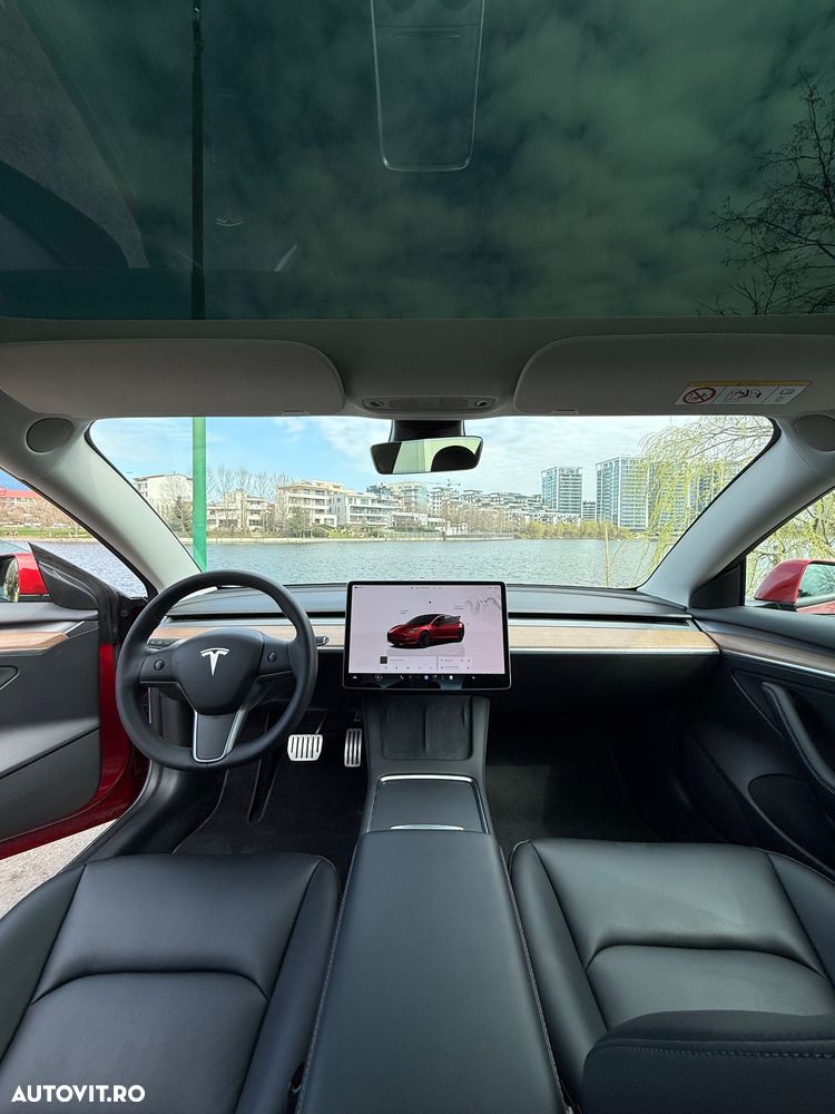 Tesla Model 3 - 8
