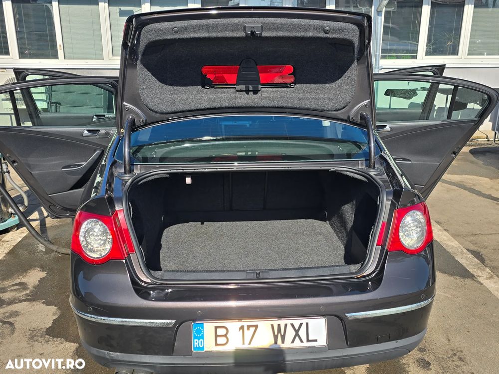 Volkswagen Passat 2.0TDI Comfortline DPF DSG - 4
