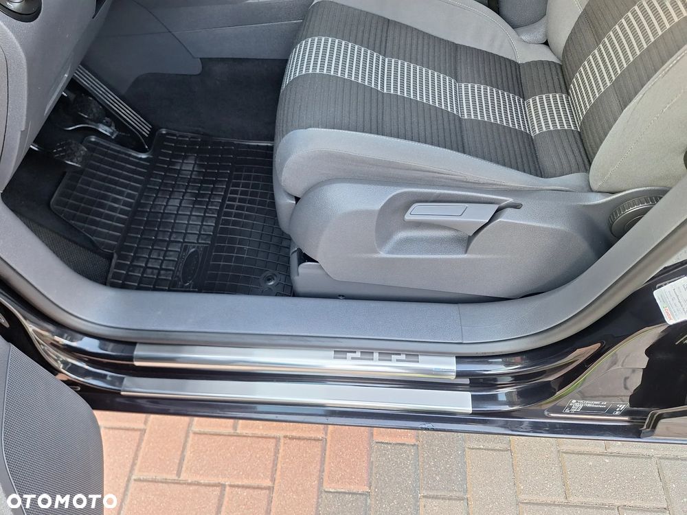 Volkswagen Touran 1.9 TDI DPF Highline - 16