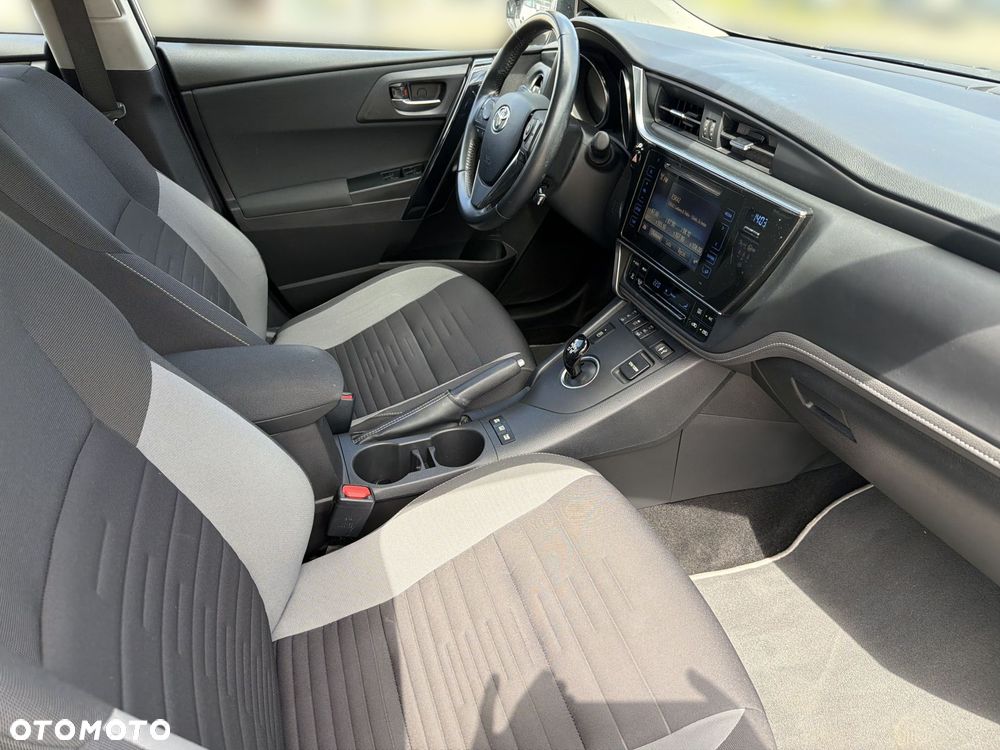Toyota Auris - 9