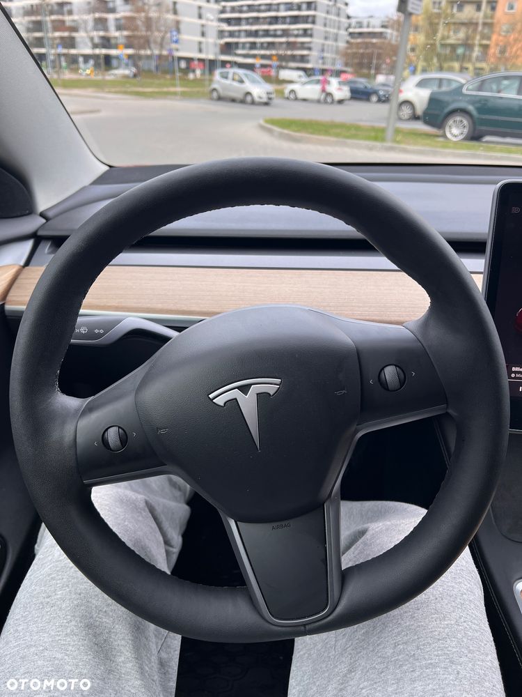 Tesla Model 3 - 11
