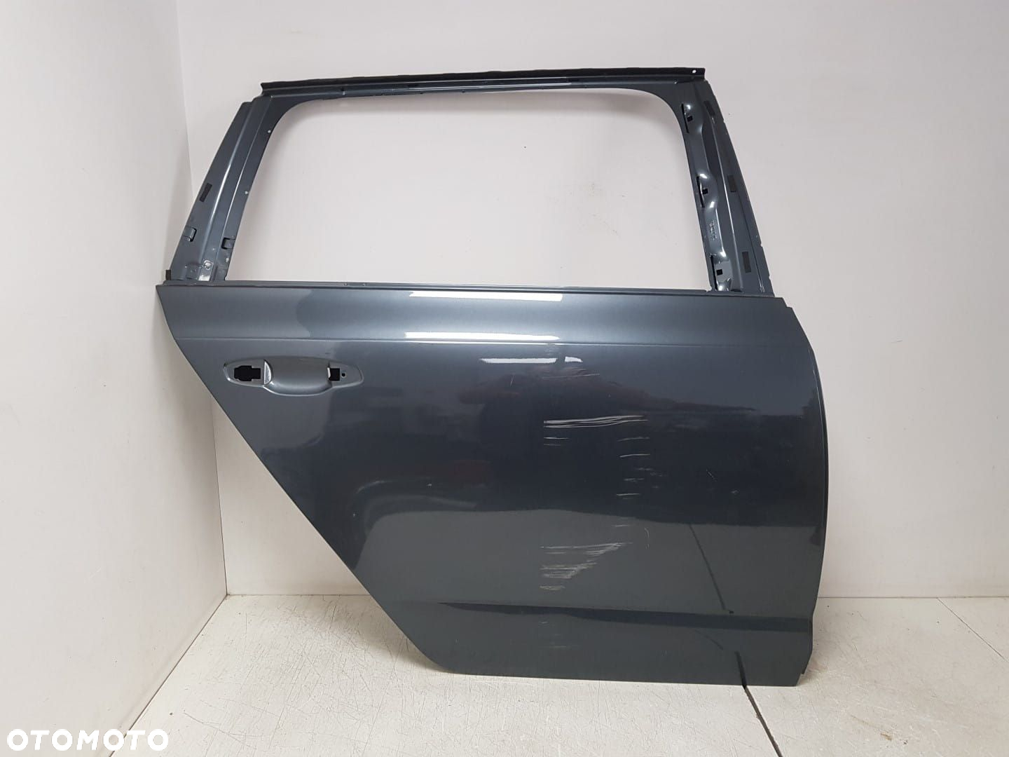 DRZWI PRAWE TYLNE PRAWA TYL KOMBI 5E9 SKODA OCTAVIA III 12-20r 5E9833602 - 2