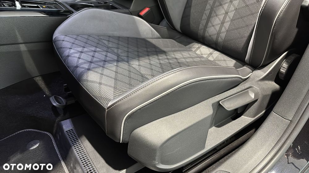 Volkswagen Golf 1.5 eTSI EVO R-Line DSG - 13