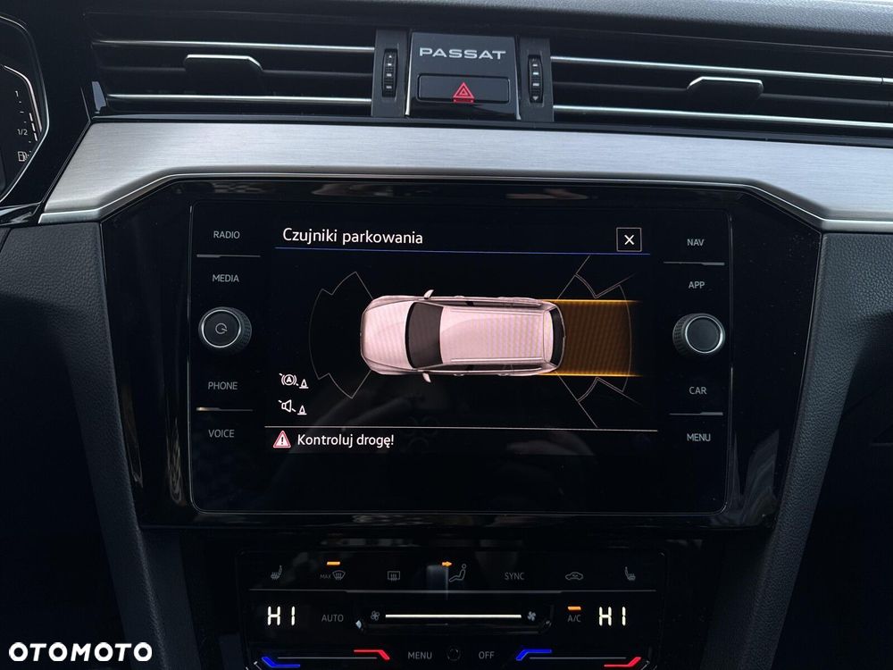 Volkswagen Passat Variant 2.0 TDI Elegance DSG - 25