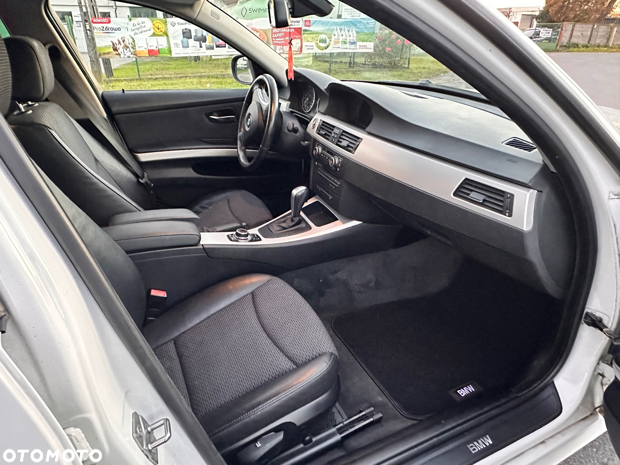 BMW Seria 3 320i Touring - 17