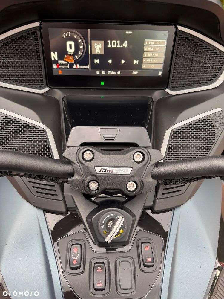 Can-Am Spyder - 7
