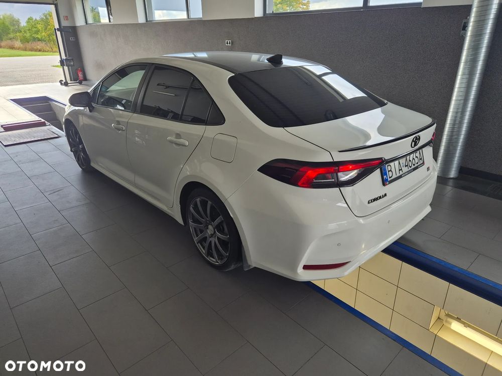 Toyota Corolla - 10