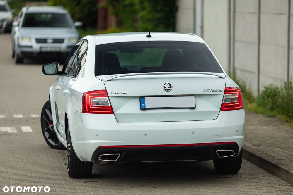 Skoda Octavia 2.0 TDI DSG RS - 11