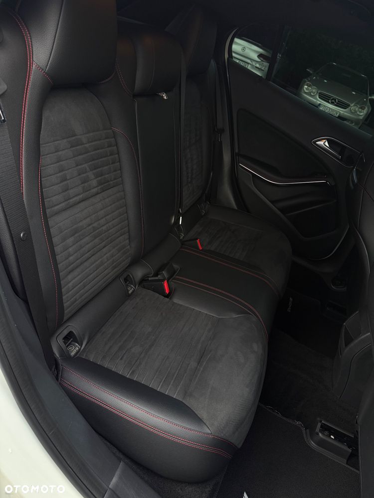 Mercedes-Benz GLA 200 AMG Line - 29