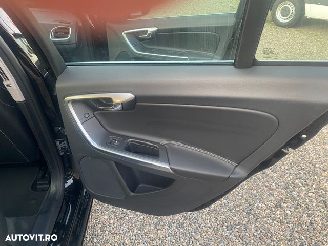 Volvo V60 D6 Plug-In-Hybrid AWD Geartronic Momentum - 10