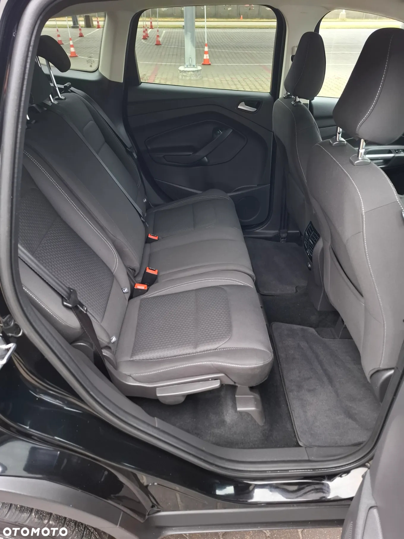 Ford Kuga - 12