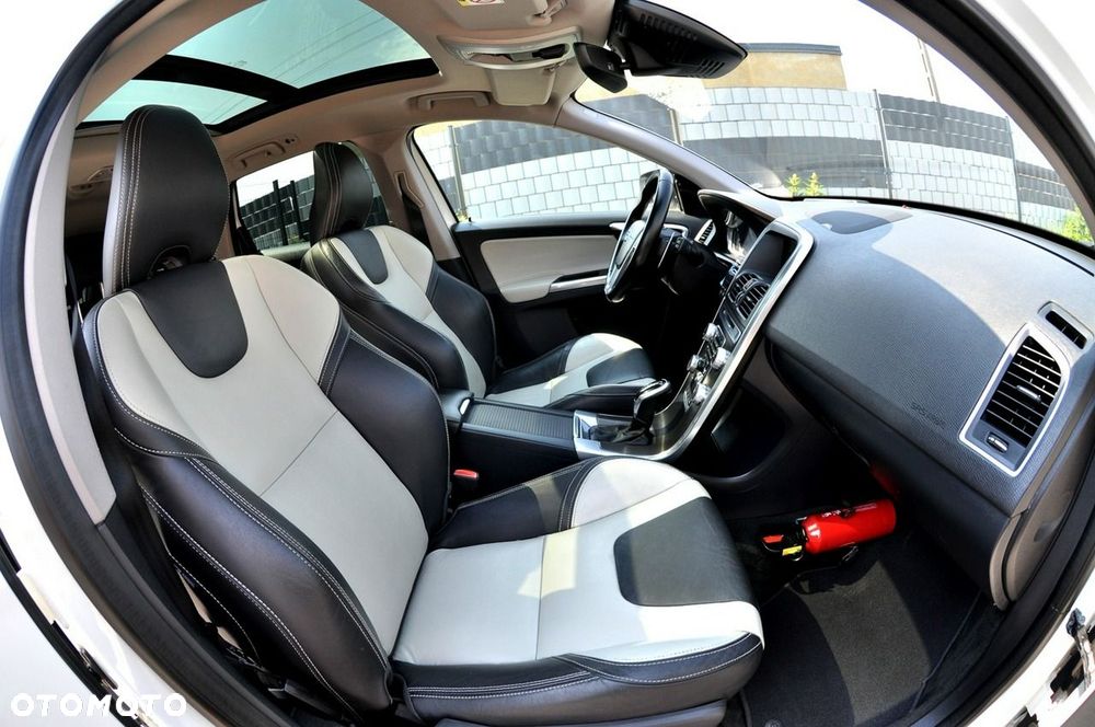 Volvo XC 60 - 25