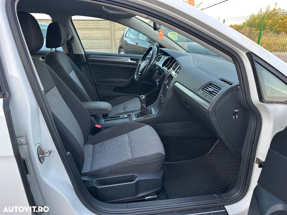 Volkswagen Golf - 12