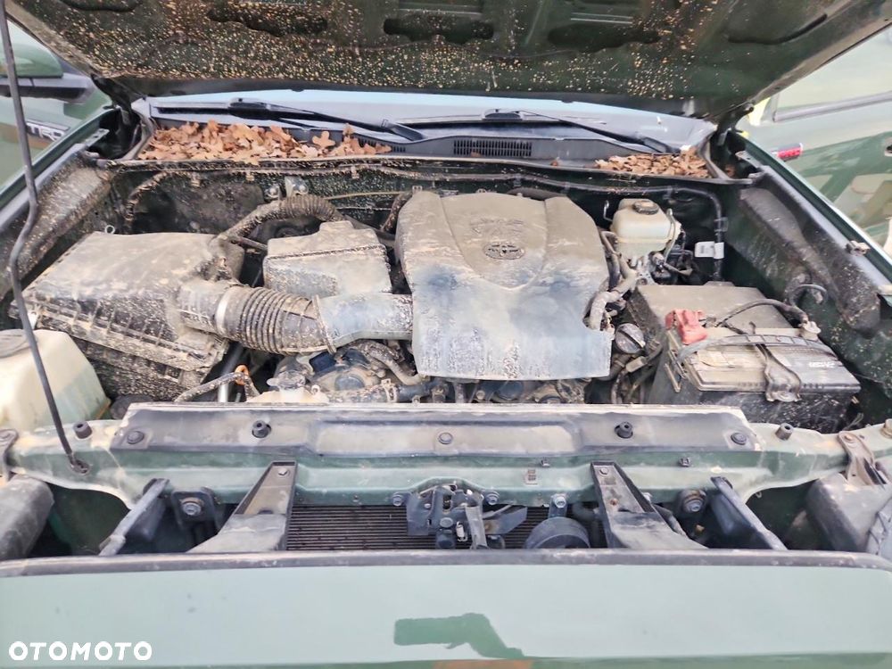 Toyota Tacoma - 11