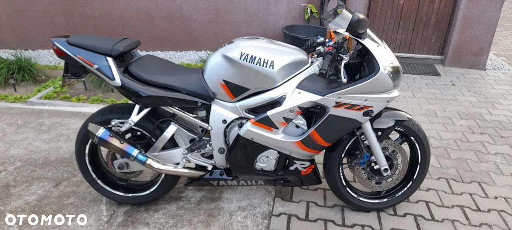 Yamaha R6 - 1