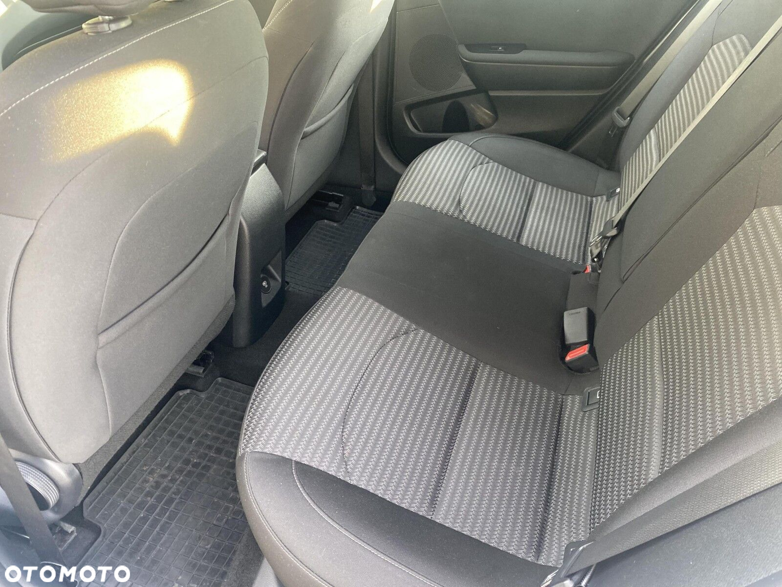 Kia Ceed - 10