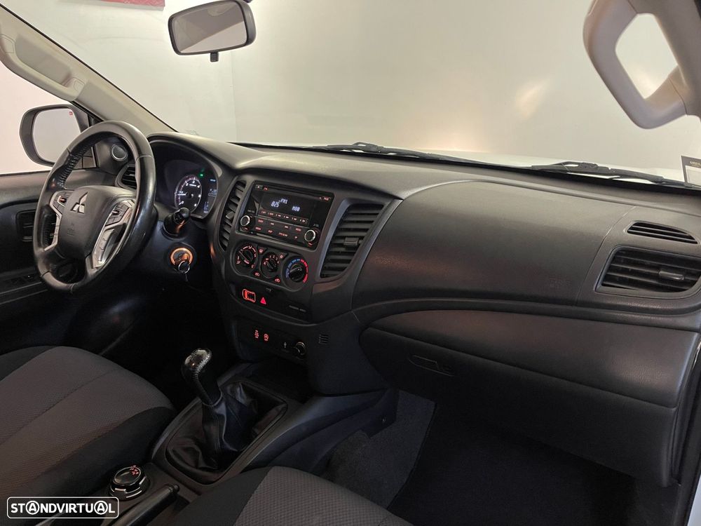 Mitsubishi L200 2.3 DI-D CD Invite 4WD - 14