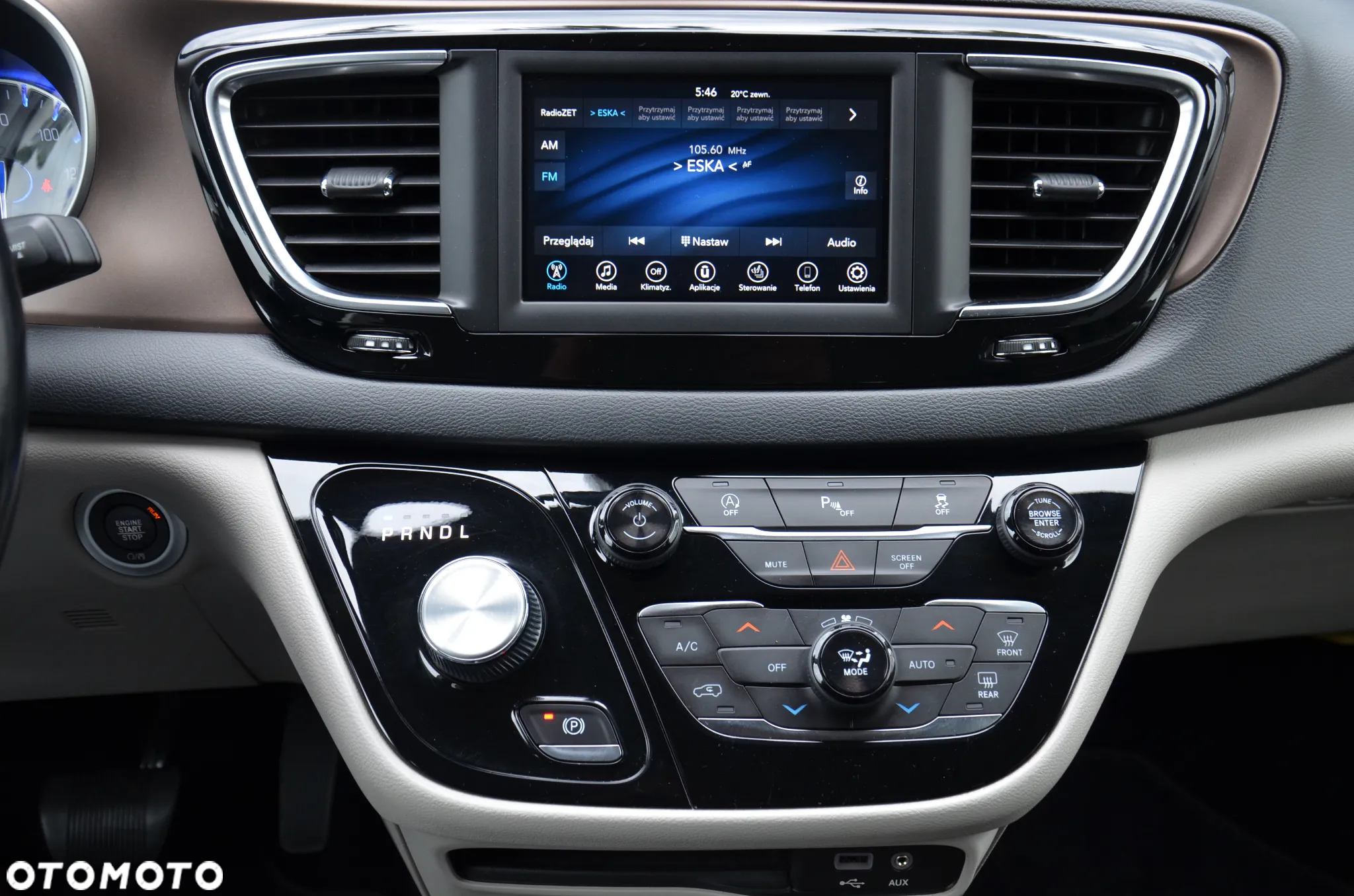 Chrysler Pacifica - 25