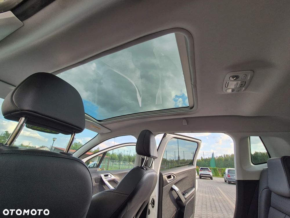 Peugeot 2008 1.2 Pure Tech Allure S&S EAT6 - 17