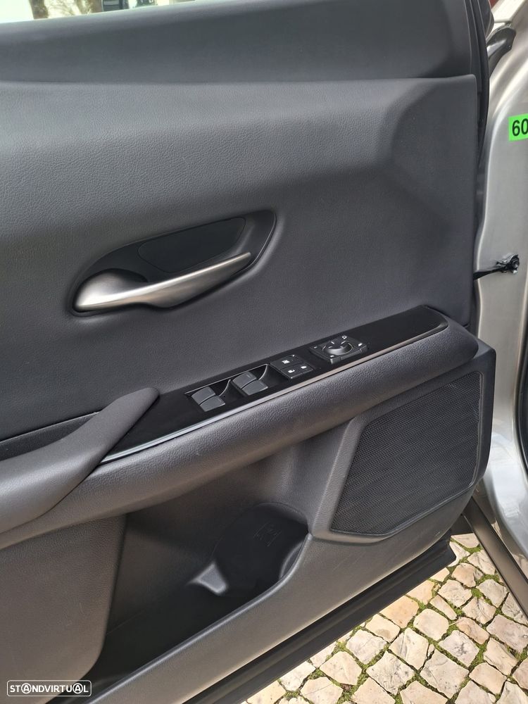 Lexus UX 250h Business - 11