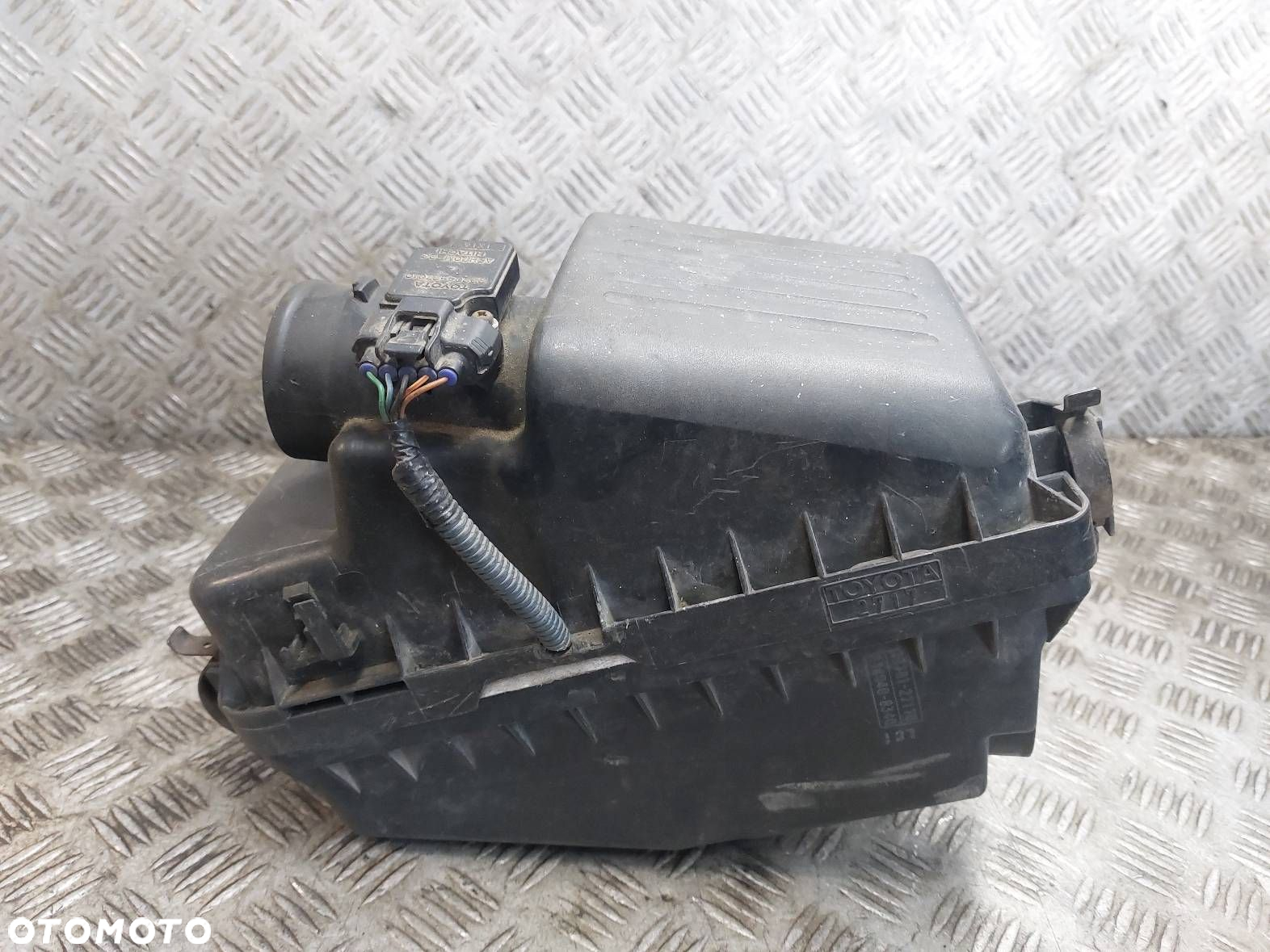 OBUDOWA FILTRA POWIETRZA + PRZEPŁYWOMIERZ COROLLA VERSO I 2.0 D4D - 2