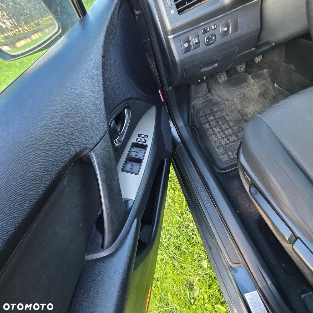 Toyota Avensis 1.8 Sol plus - 10