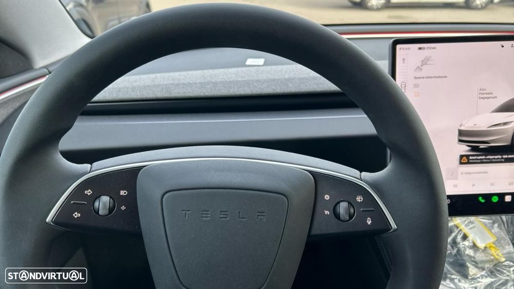 Tesla Model 3 RWD - 6