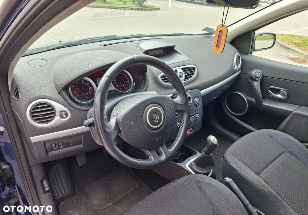 Renault Clio - 18